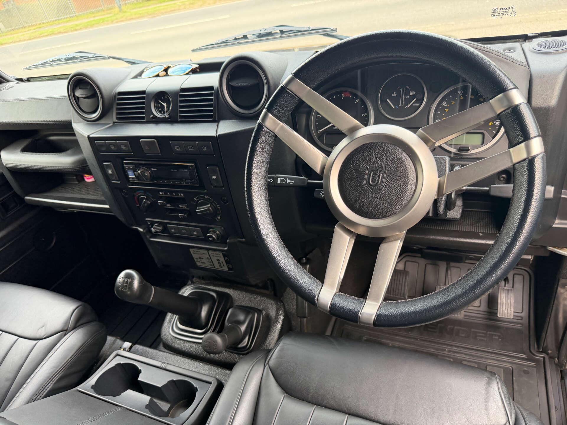 Land Rover Defender view 50