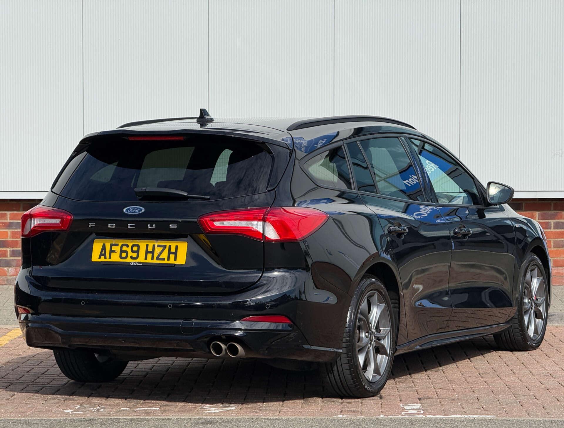 Ford Focus view 6