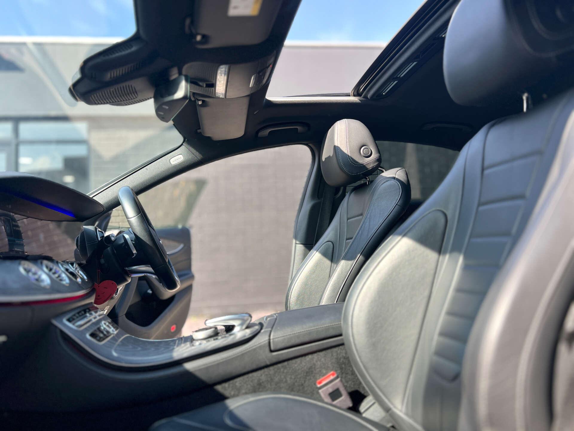 Mercedes-Benz CLS view 26
