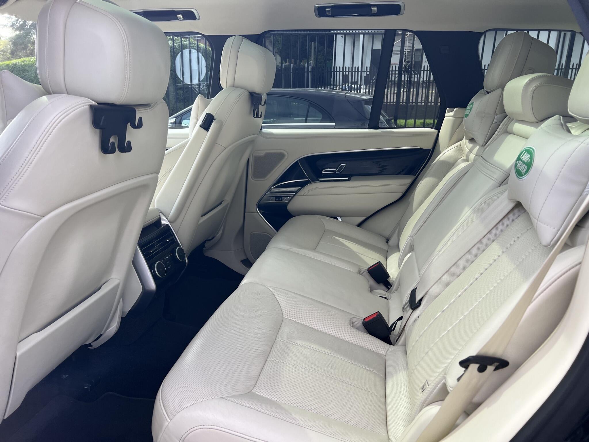 Land Rover Range Rover view 10