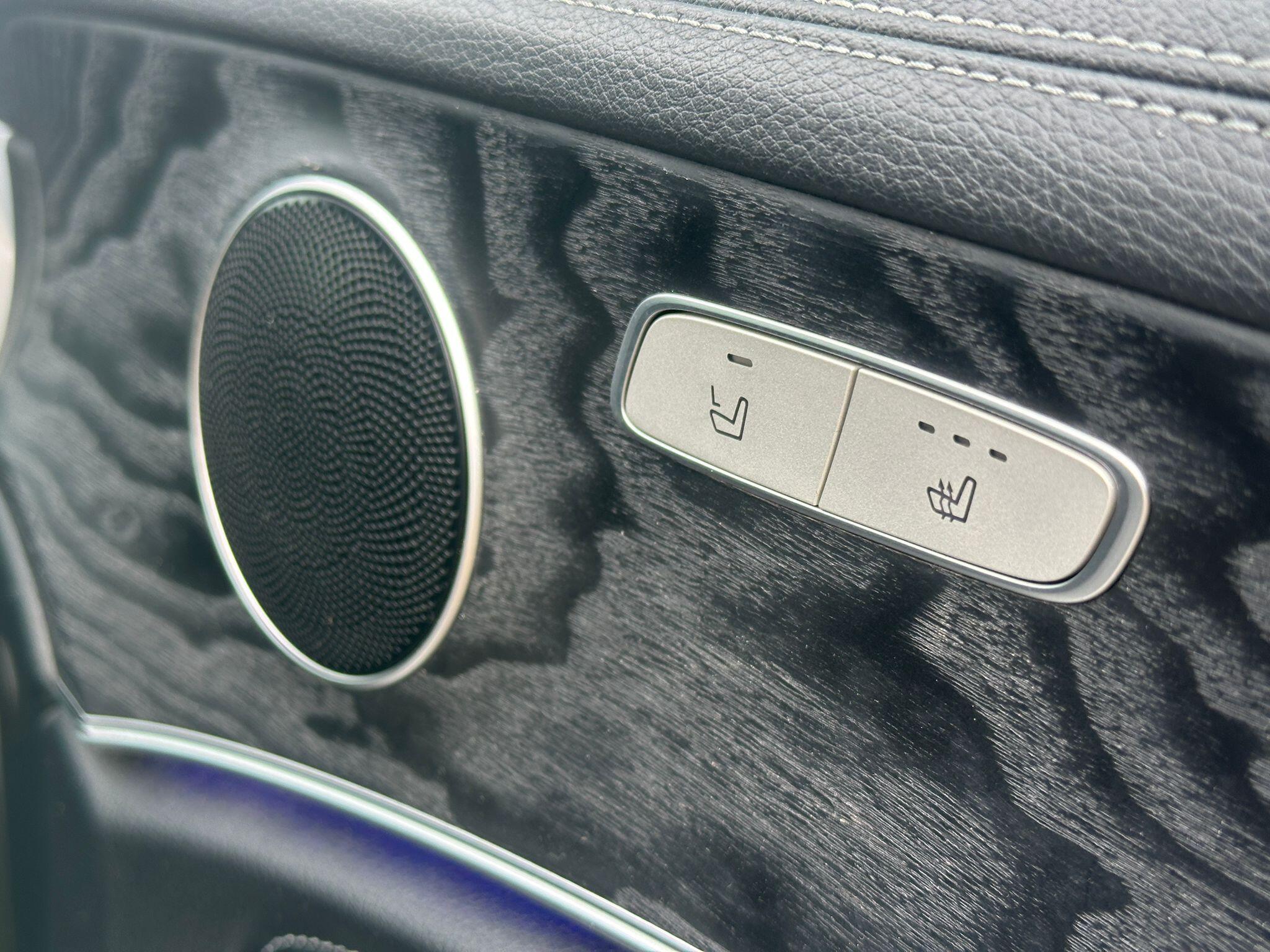 Mercedes-Benz E Class view 26