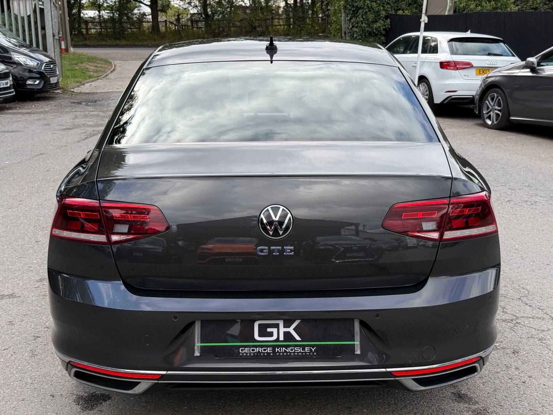 Volkswagen Passat view 8