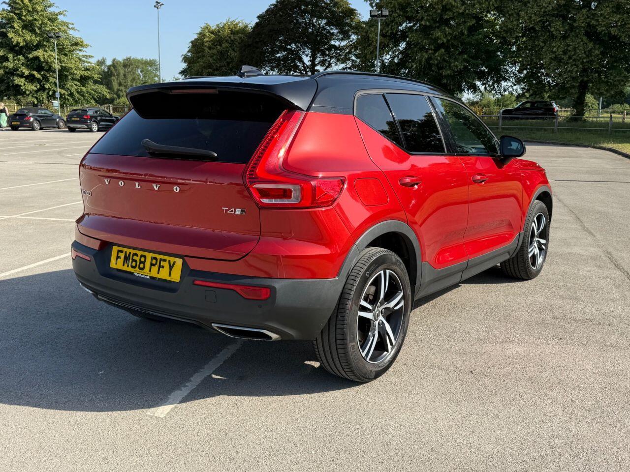 Volvo XC40 view 34
