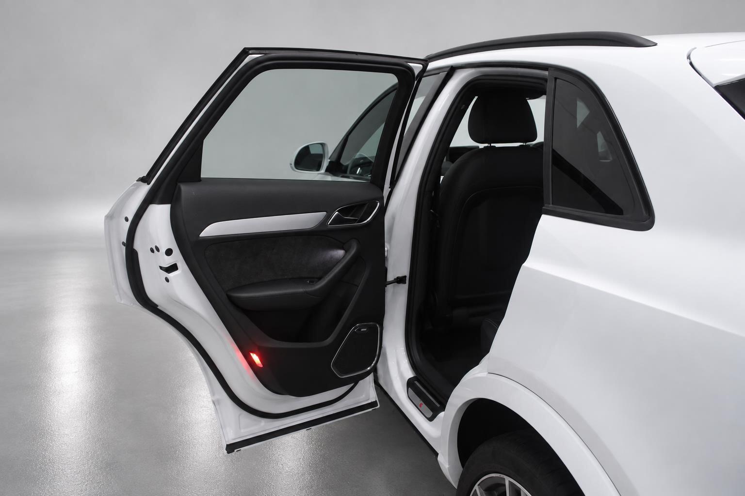 Audi Q3 view 27