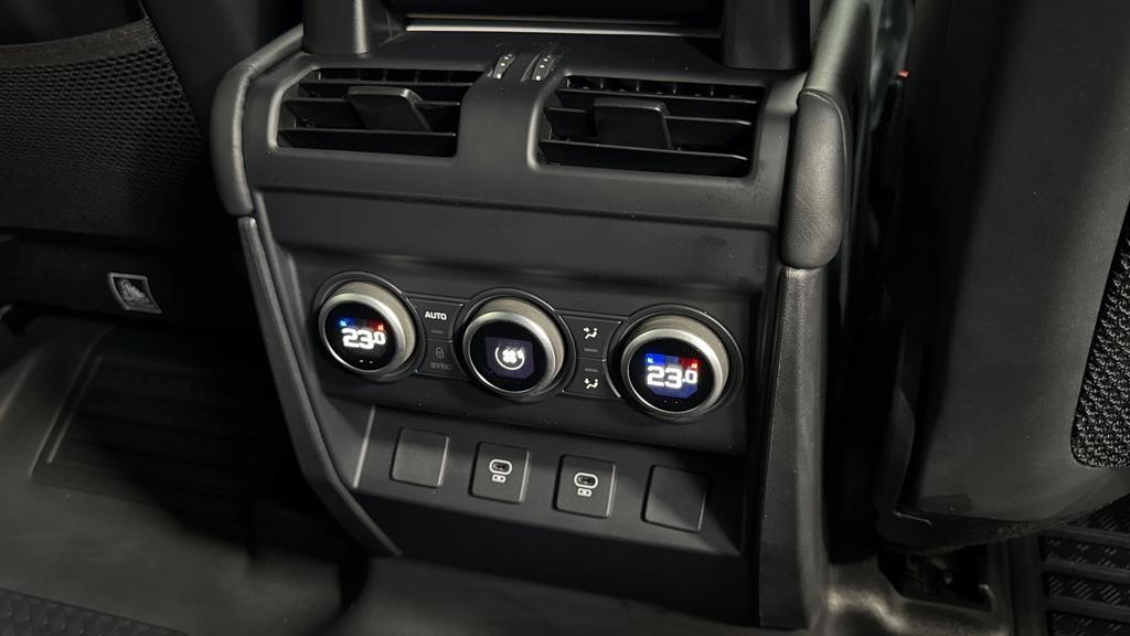 Land Rover Defender view 18