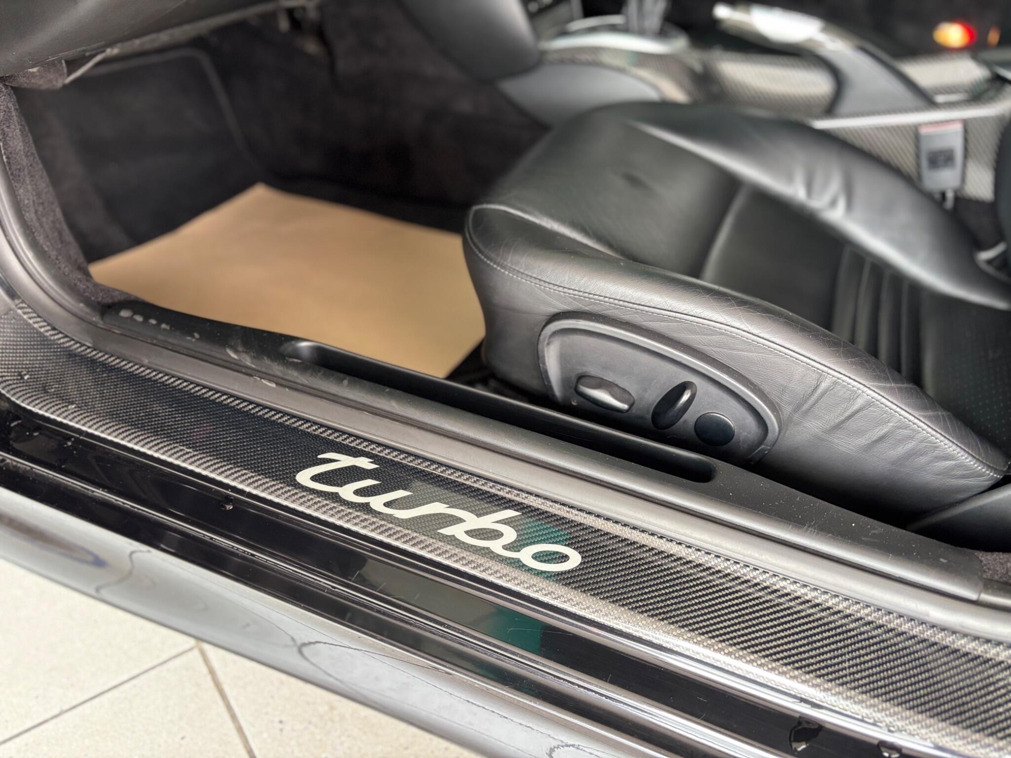 Porsche 911 view 50