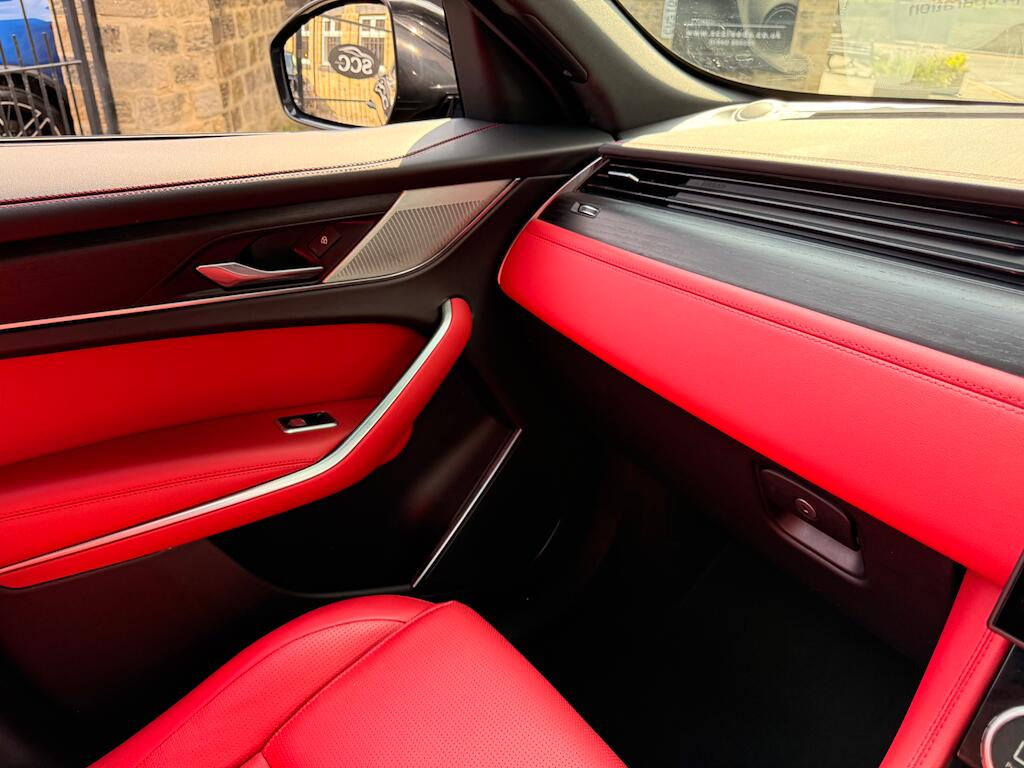 Jaguar F-Pace view 40