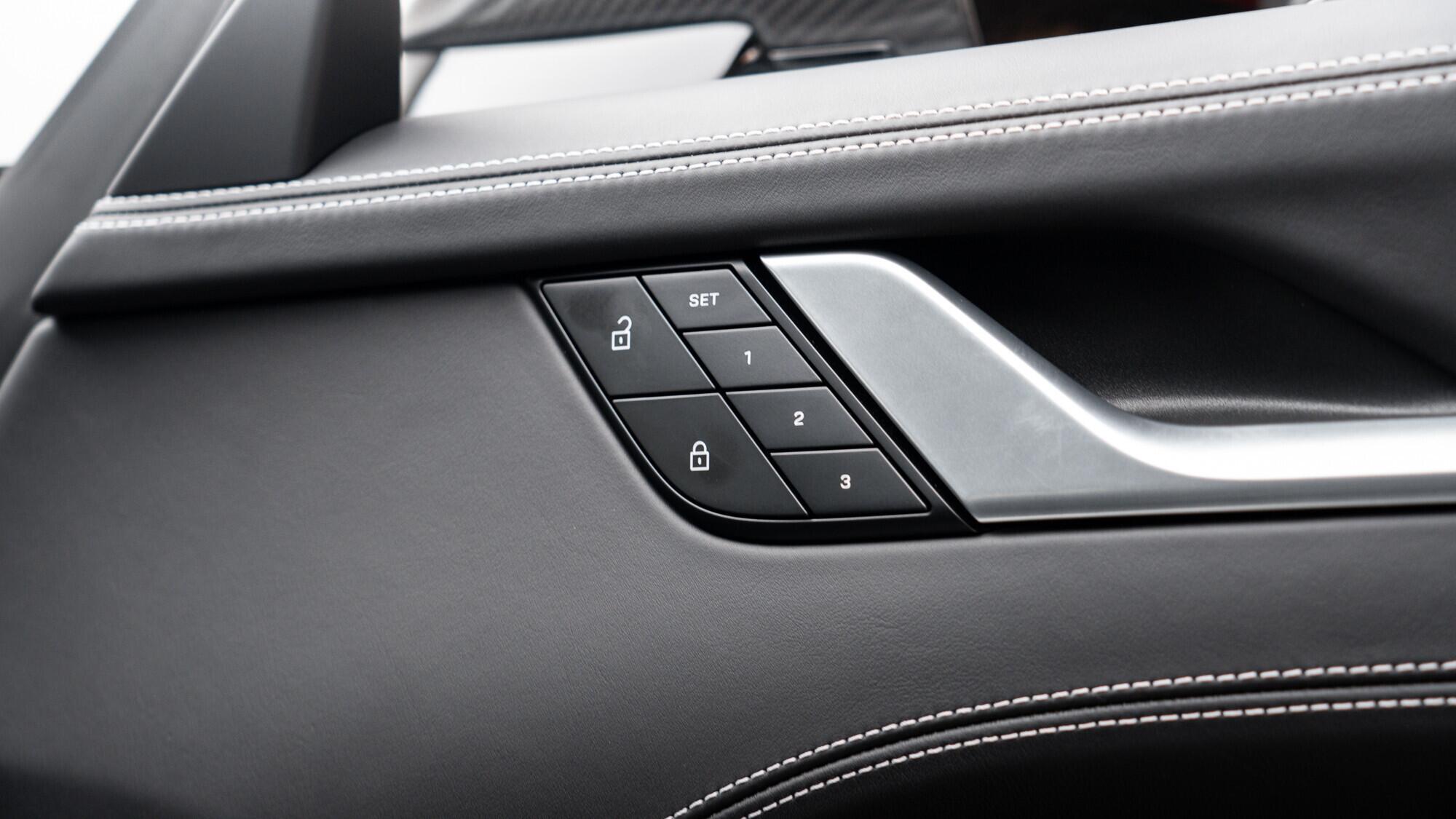 Porsche 911 view 28