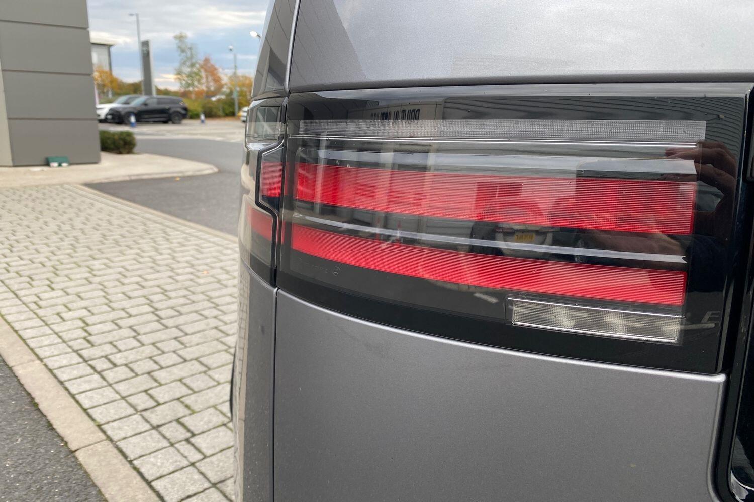 Land Rover Discovery view 36