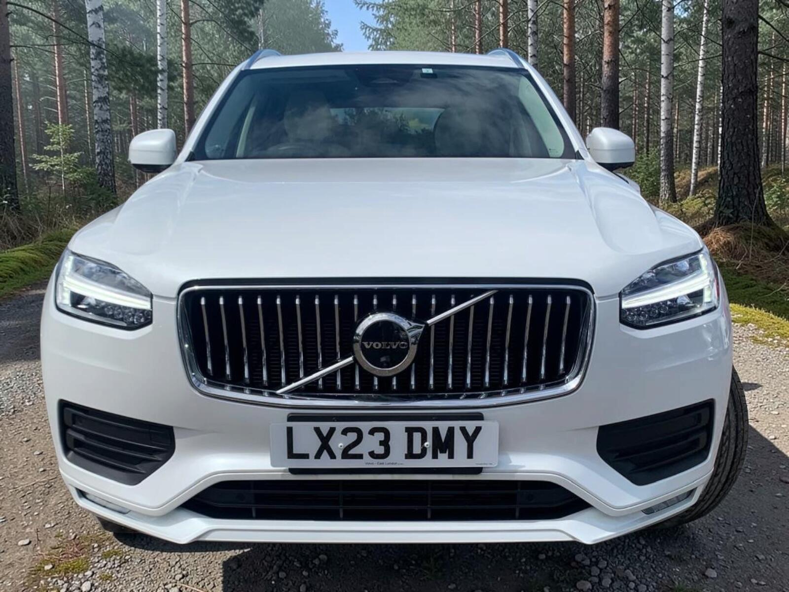 Volvo XC90 view 2