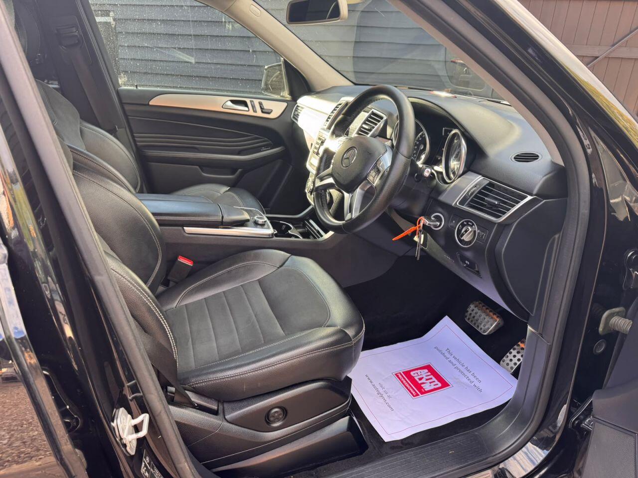 Mercedes-Benz M-Class view 9