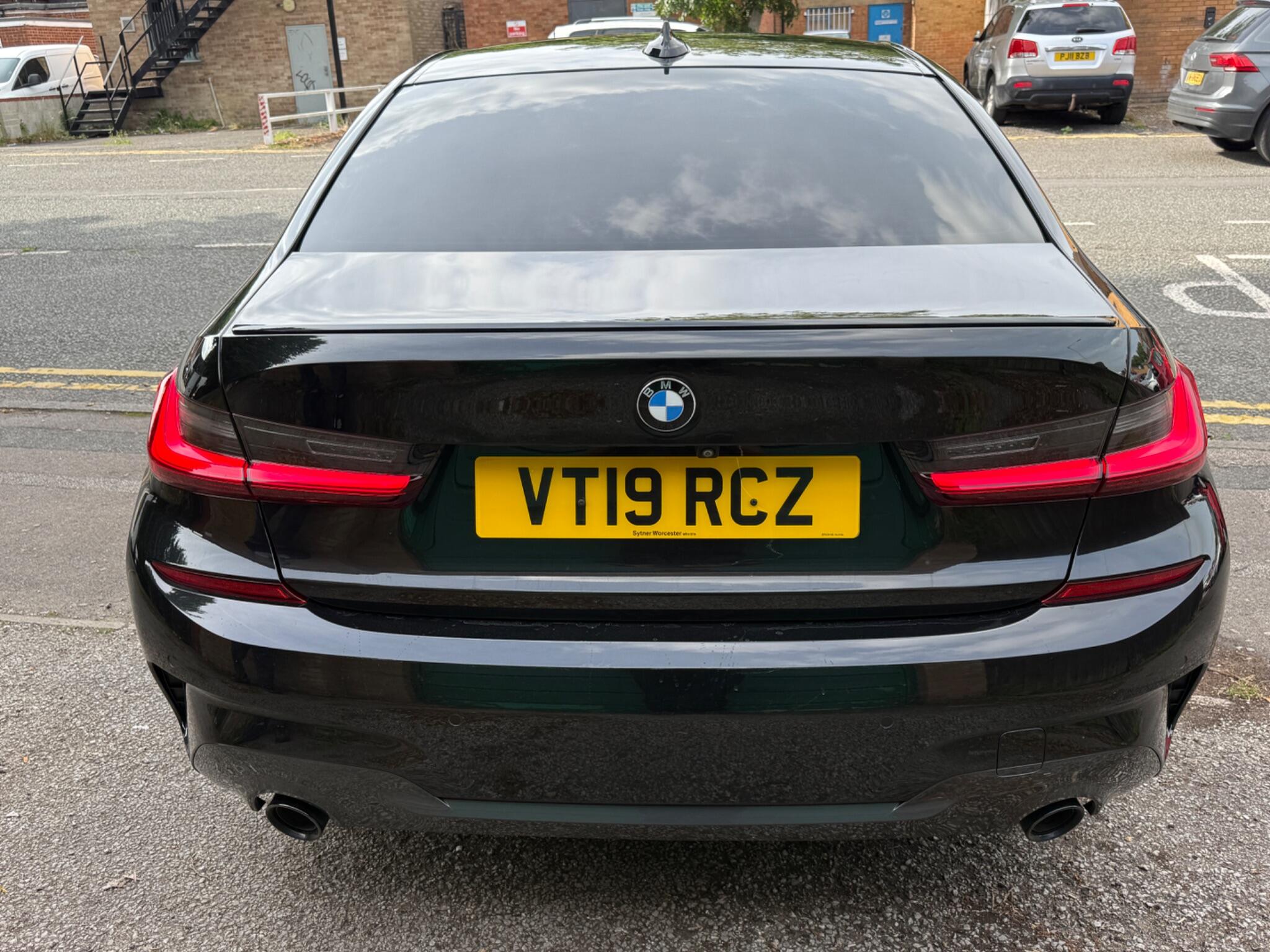 BMW 3 Series - Image 10