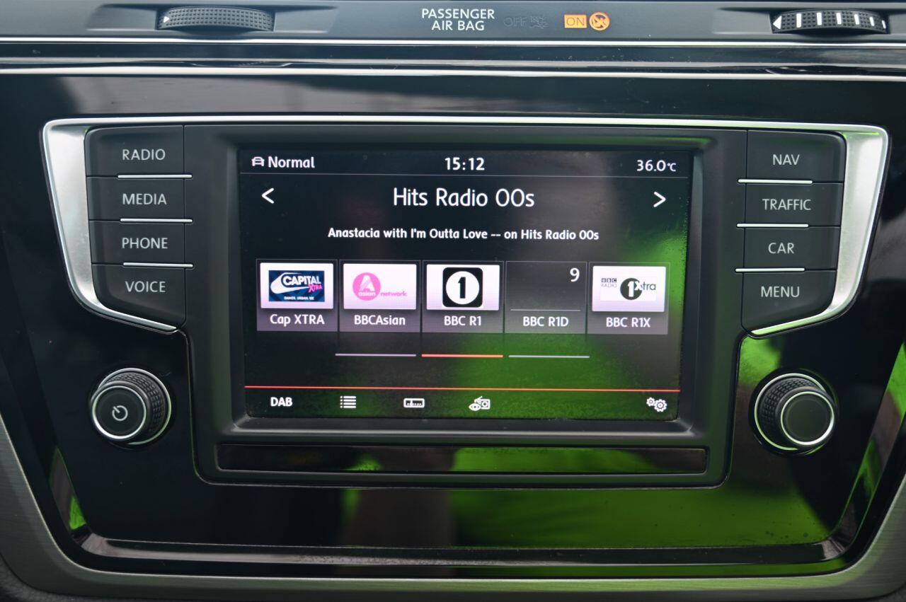Volkswagen Touran view 26