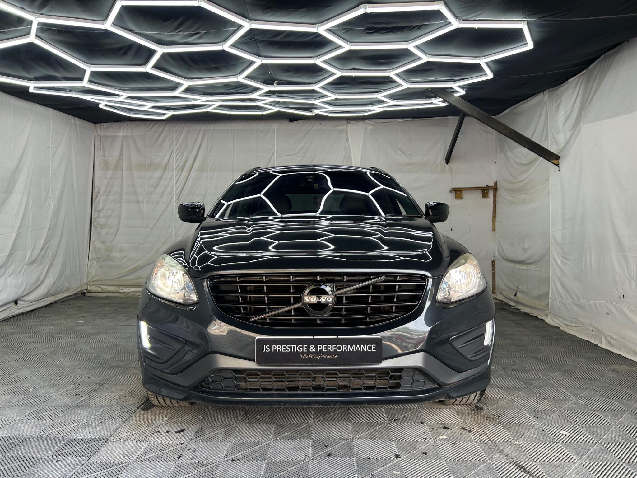 Volvo XC60 view 2
