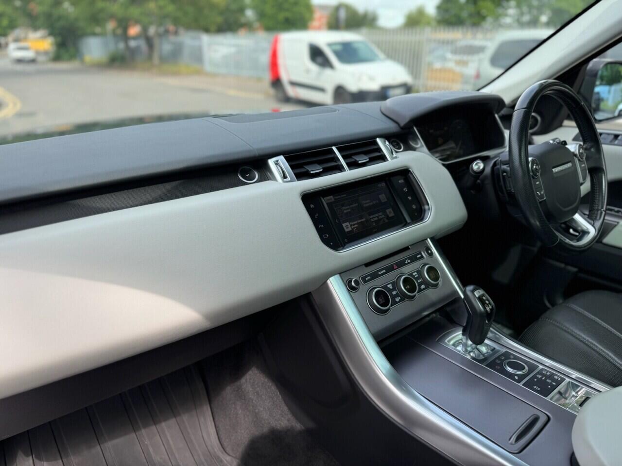 Land Rover Range Rover Sport view 26