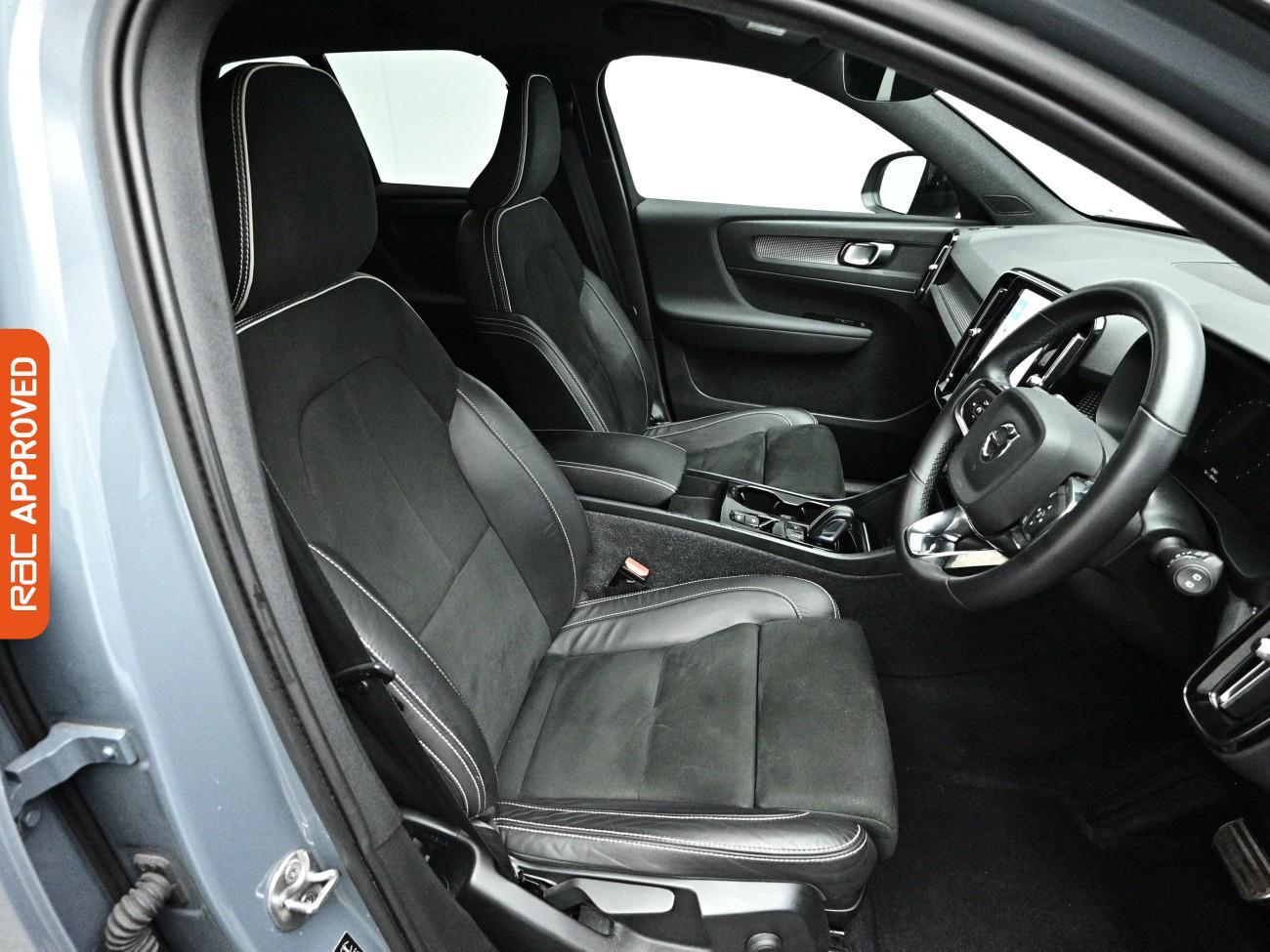 Volvo XC40 view 13