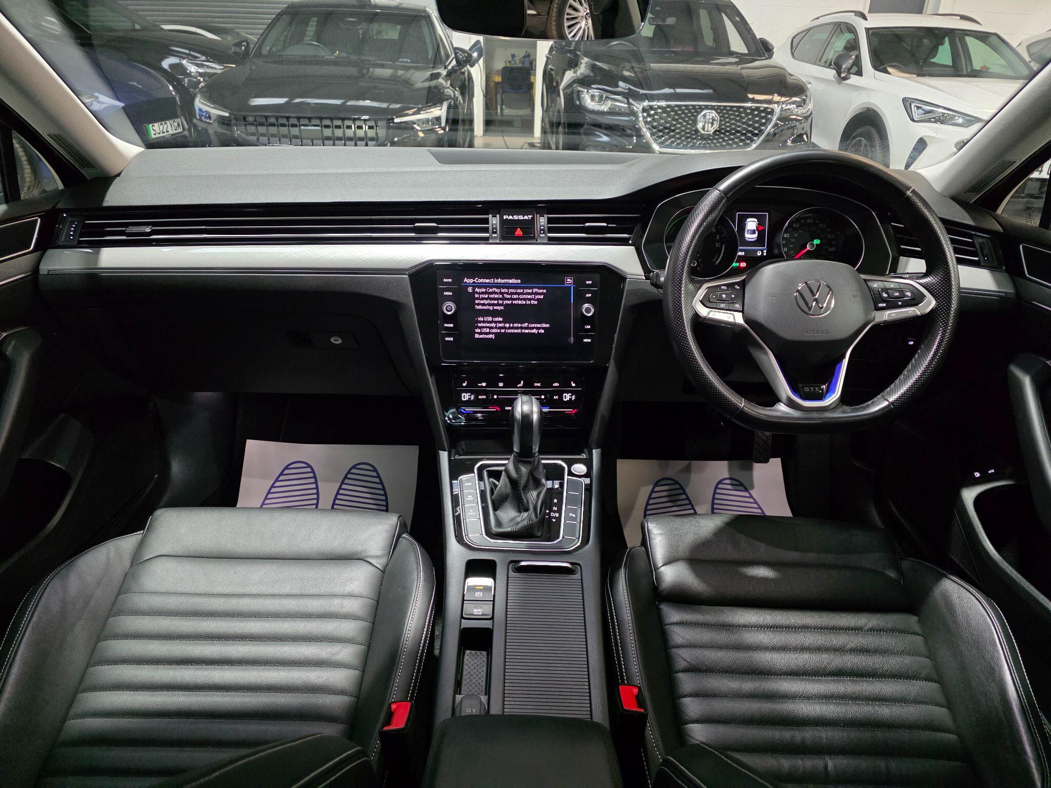 Volkswagen Passat view 5