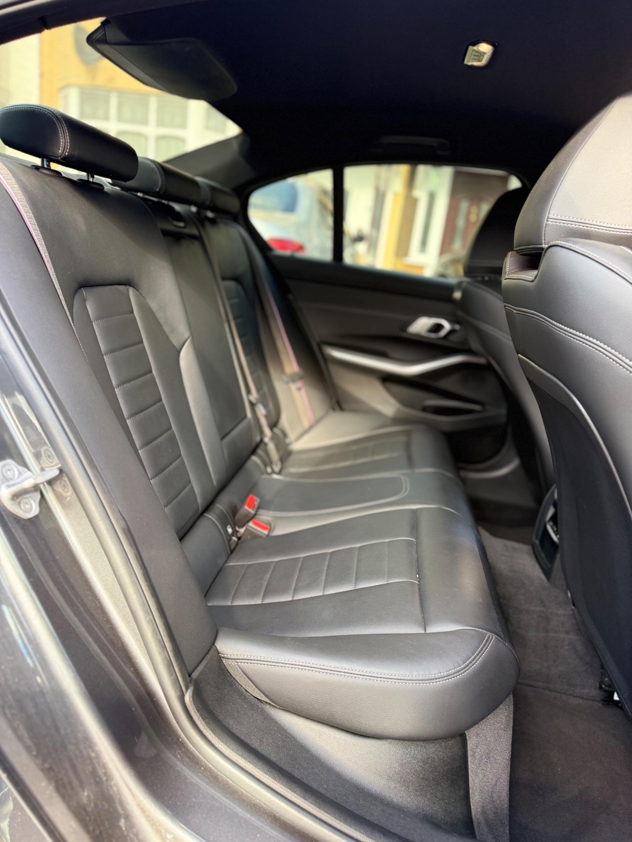 BMW 3 Series view 14