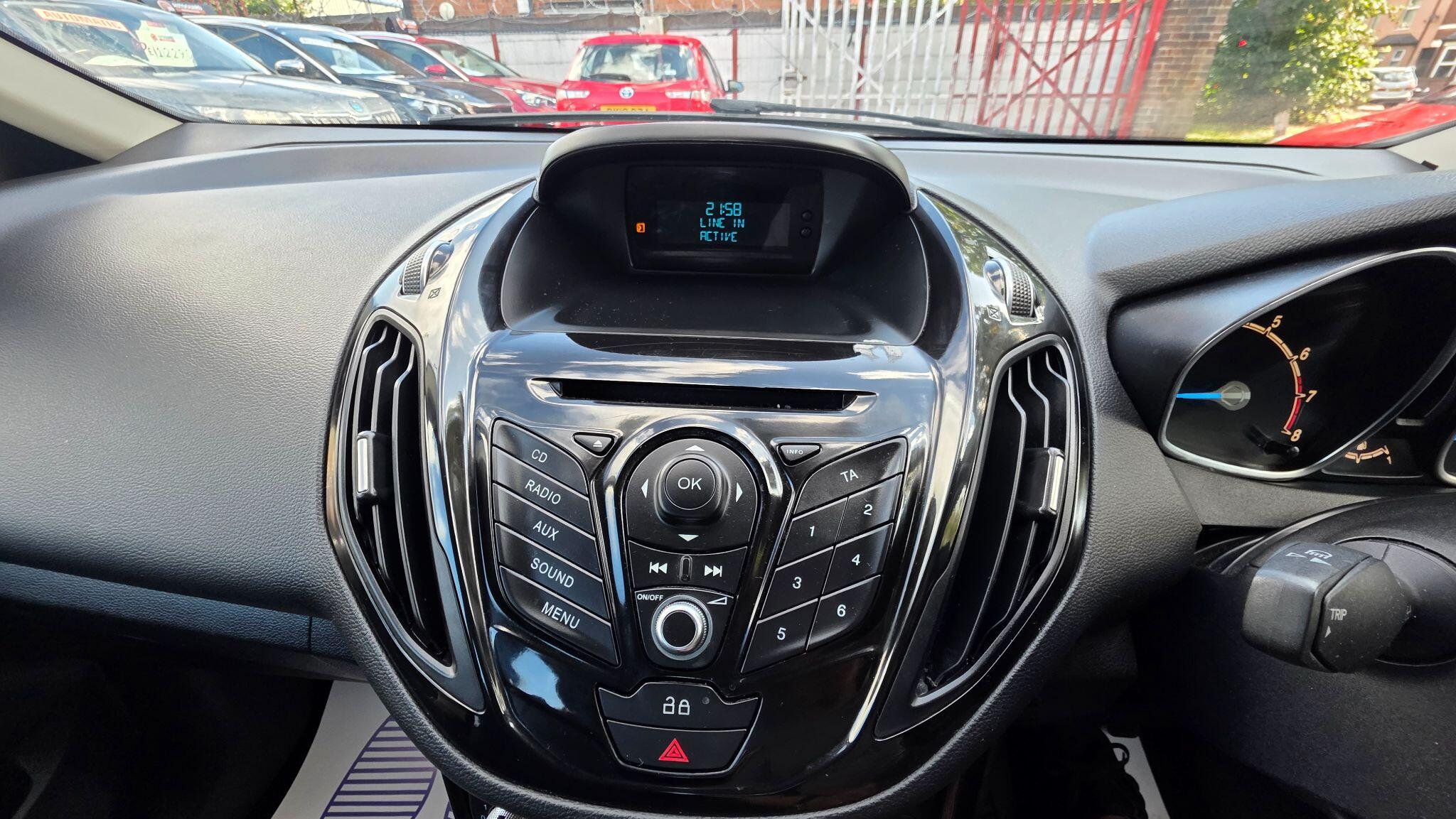 Ford B-Max view 22