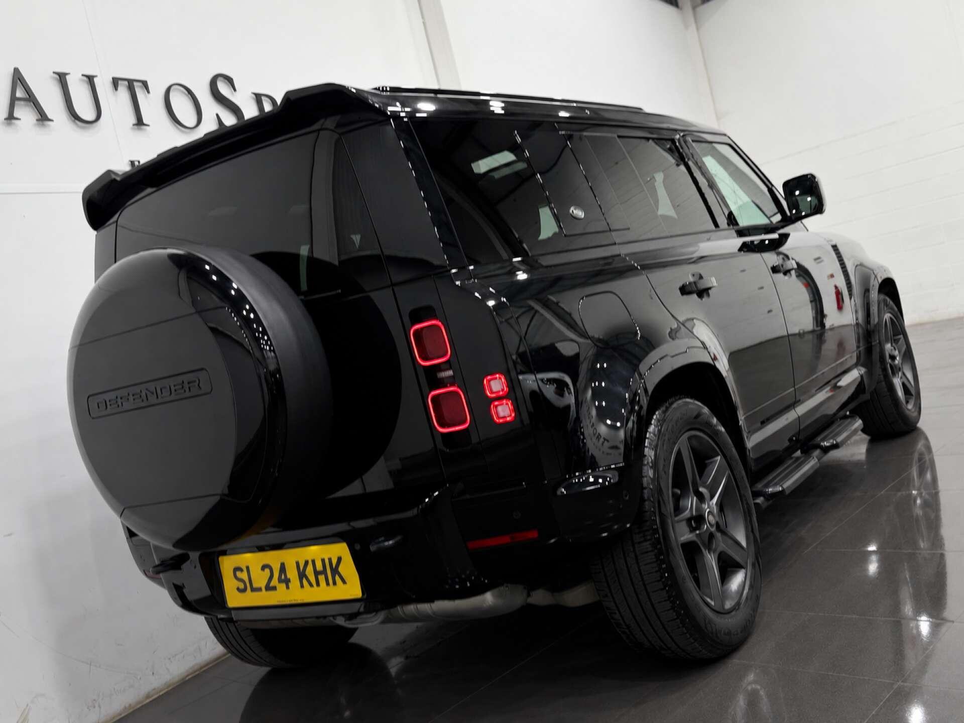 Land Rover Defender view 24