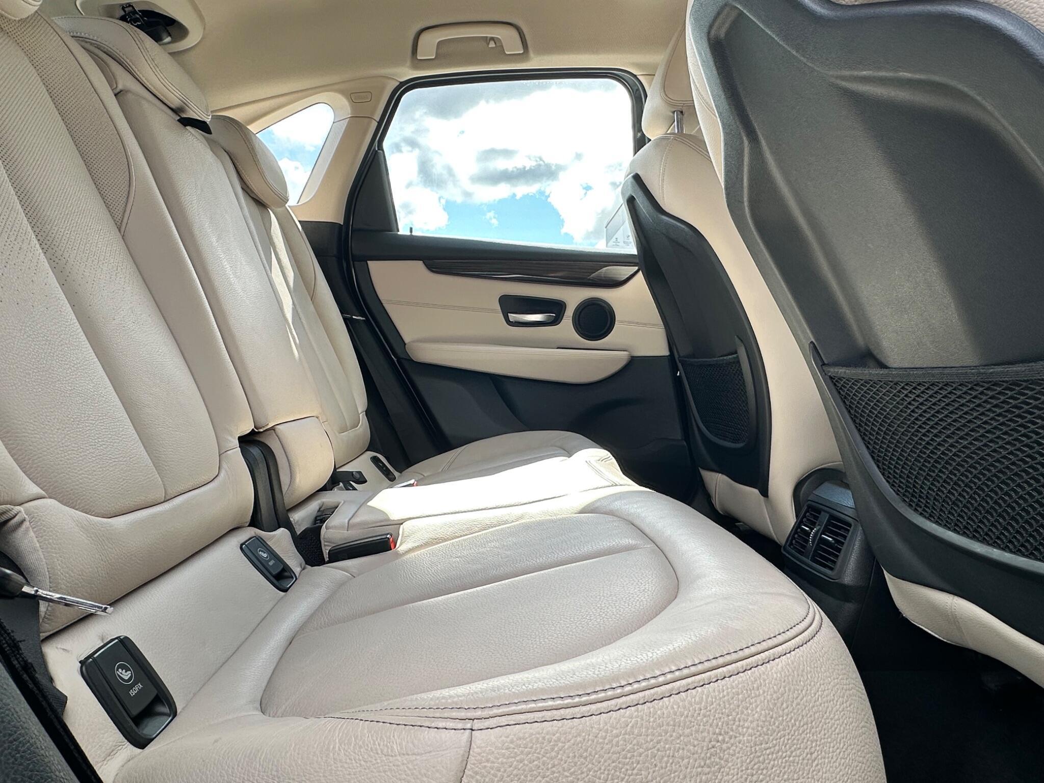 BMW 2 Series view 33