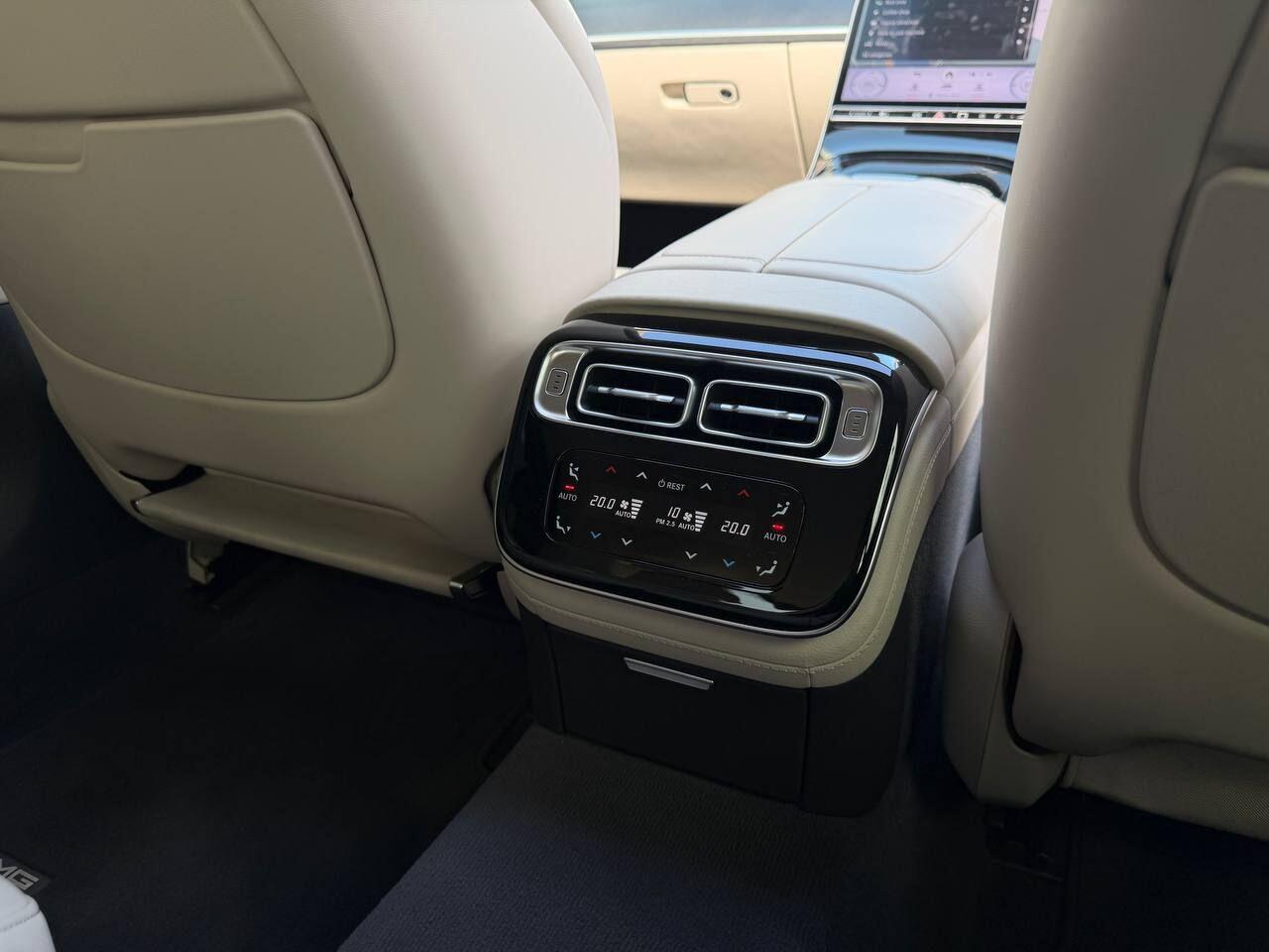 Mercedes-Benz S-Class view 23