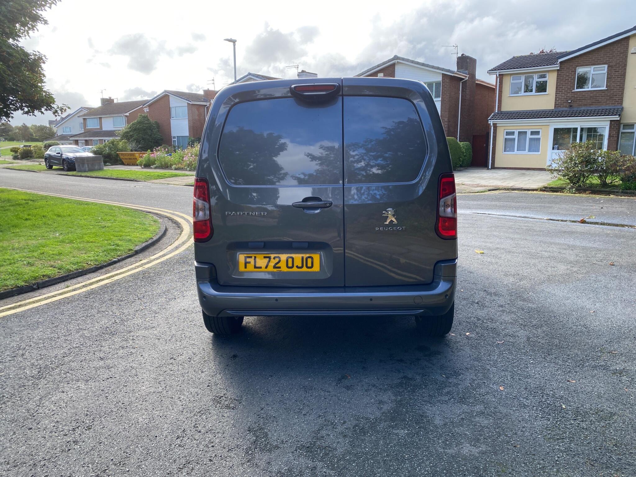 Peugeot Partner 1.5 BlueHDi 1000 Asphalt Premium Standard Panel Van EAT8 SWB Euro 6 (s/s) 5dr
