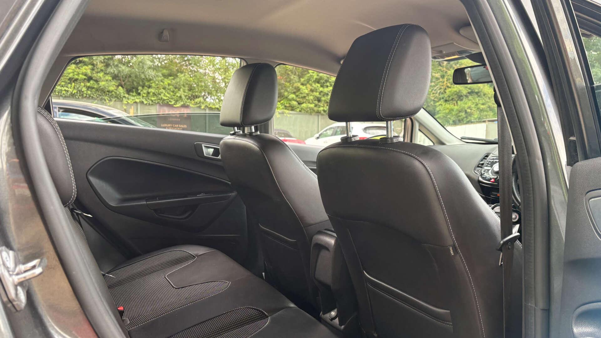 Ford Fiesta view 9