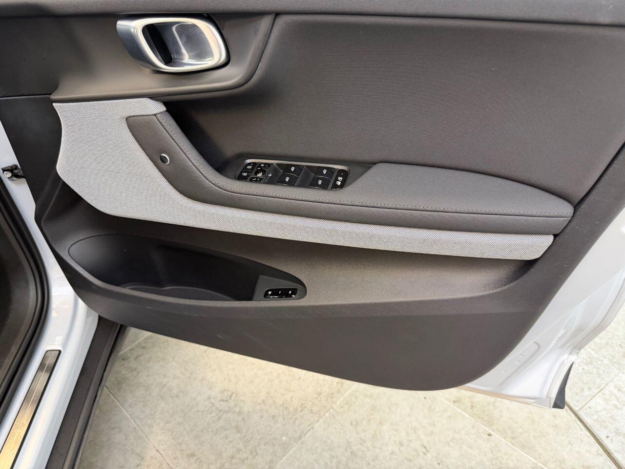 Polestar 2 view 36