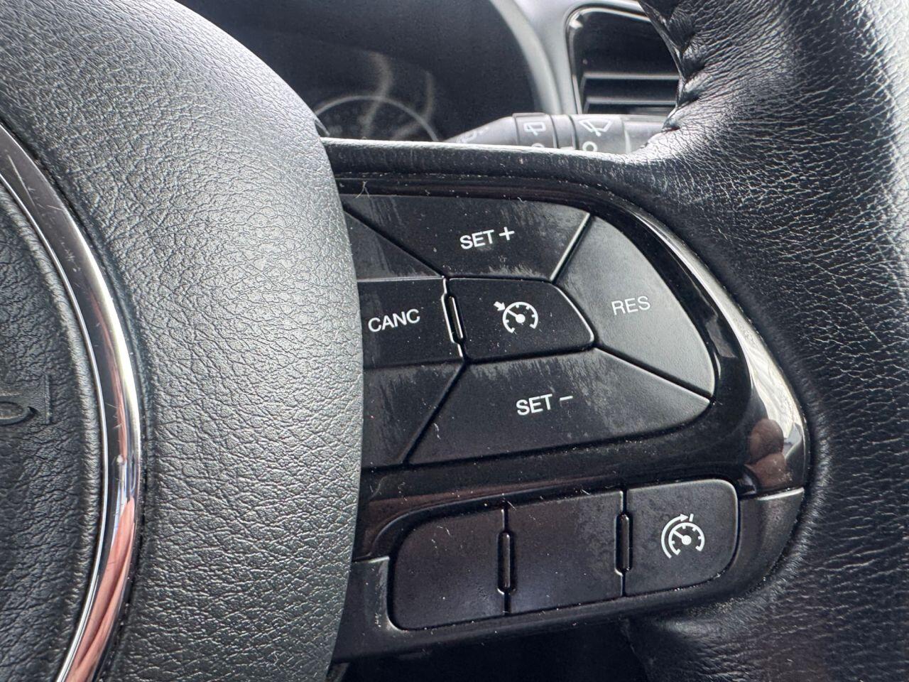 Jeep Renegade view 22