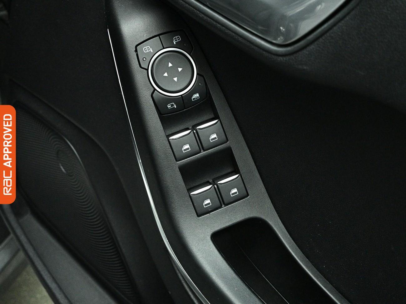 Ford Fiesta view 24