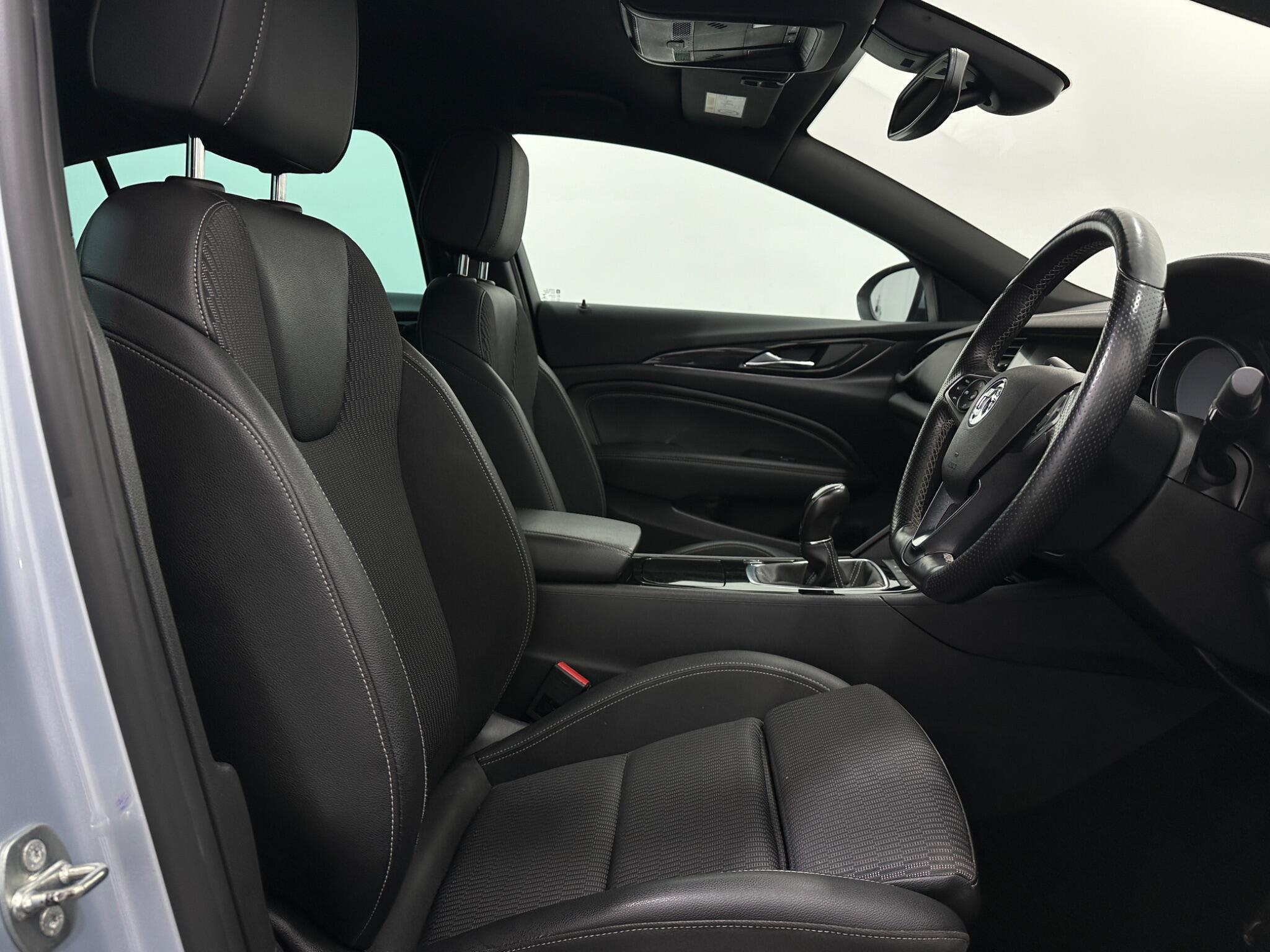 Vauxhall Insignia view 28