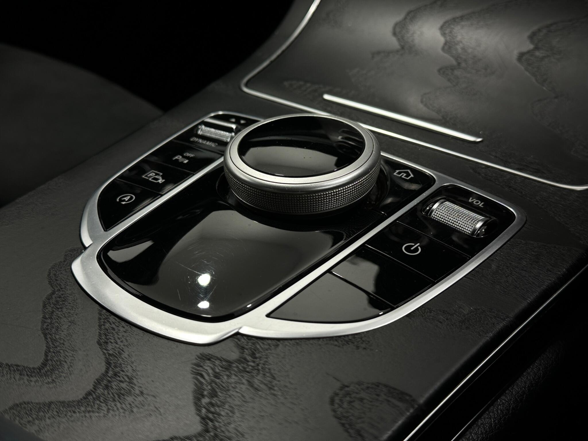 Mercedes-Benz C-Class view 20