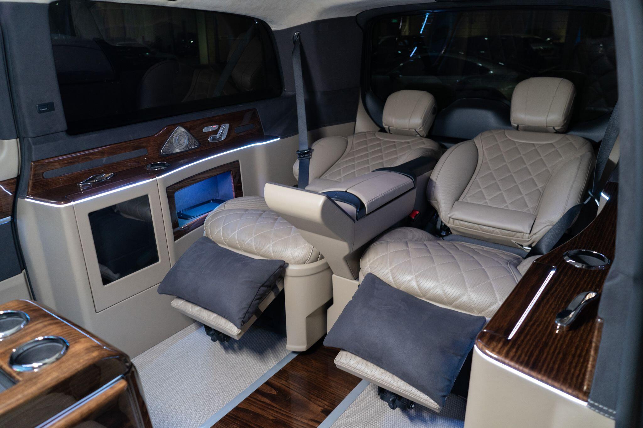 Mercedes-Benz V-Class view 16