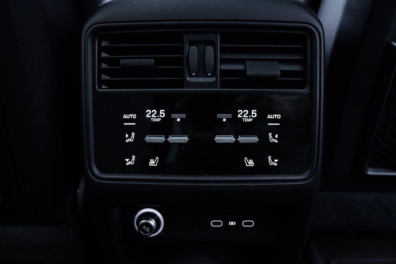 Porsche Cayenne view 44