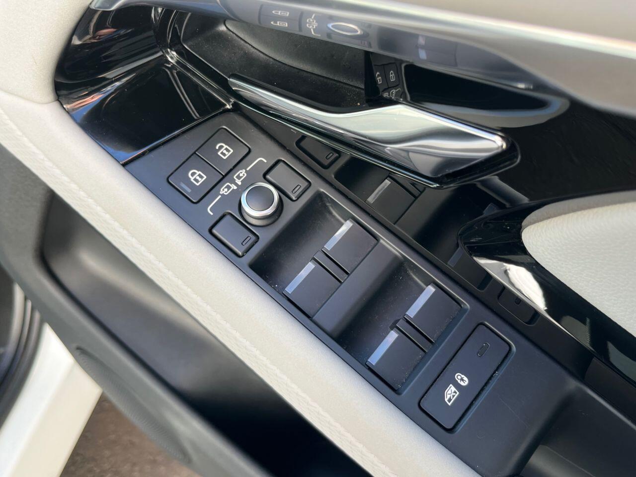 Land Rover Range Rover Evoque view 44