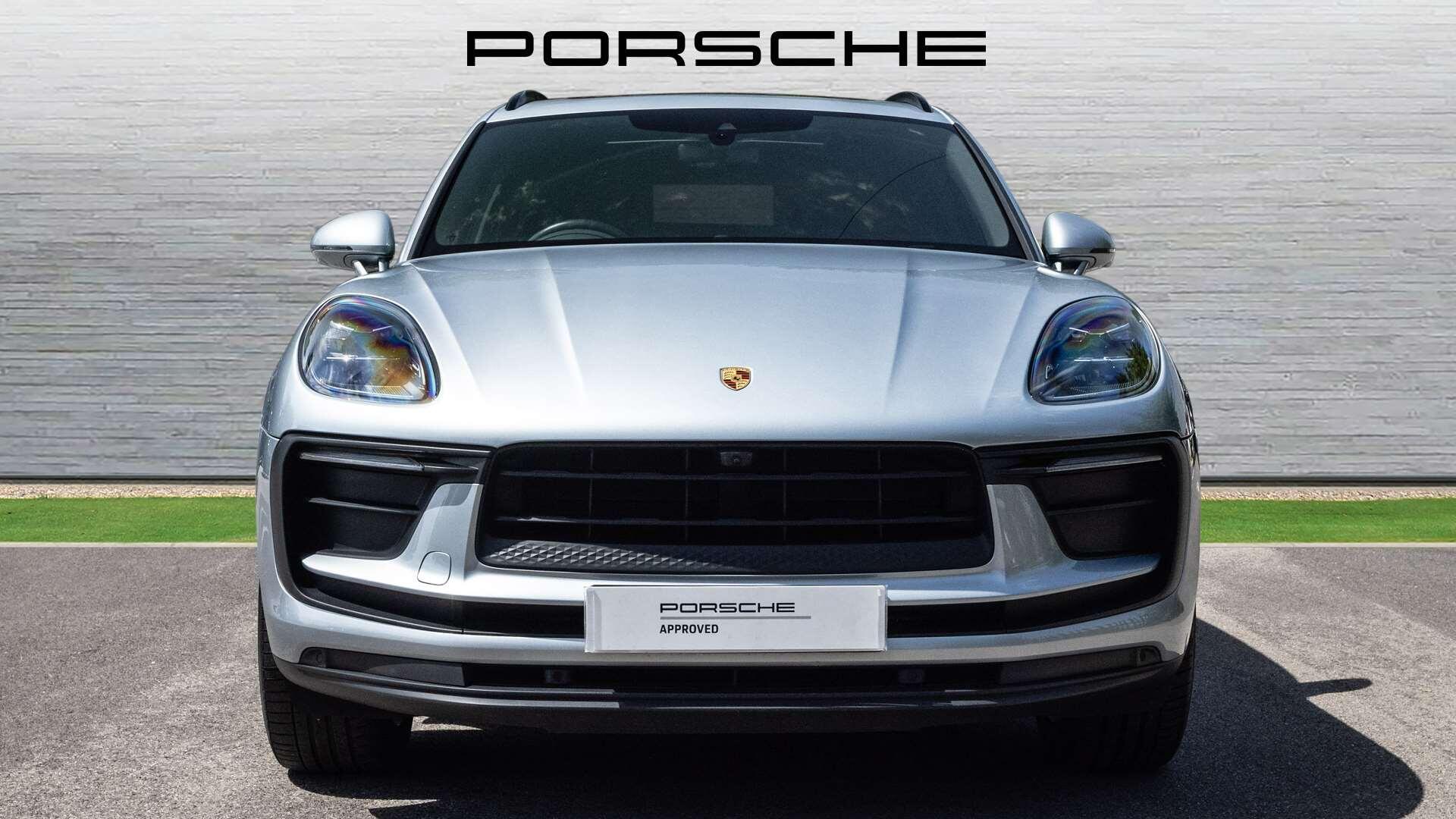 Porsche Macan view 8