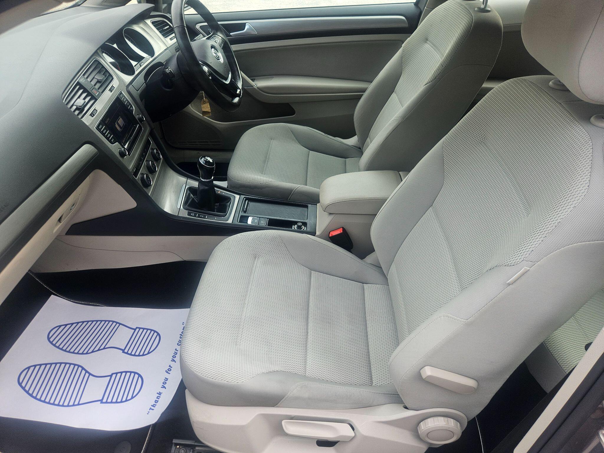 2015 Volkswagen Golf image 16