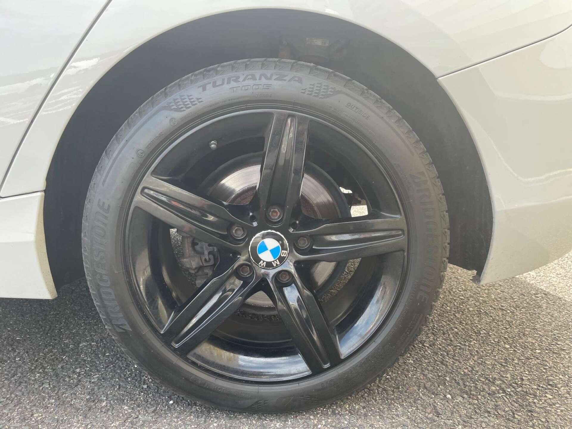 BMW 1 Series view 40