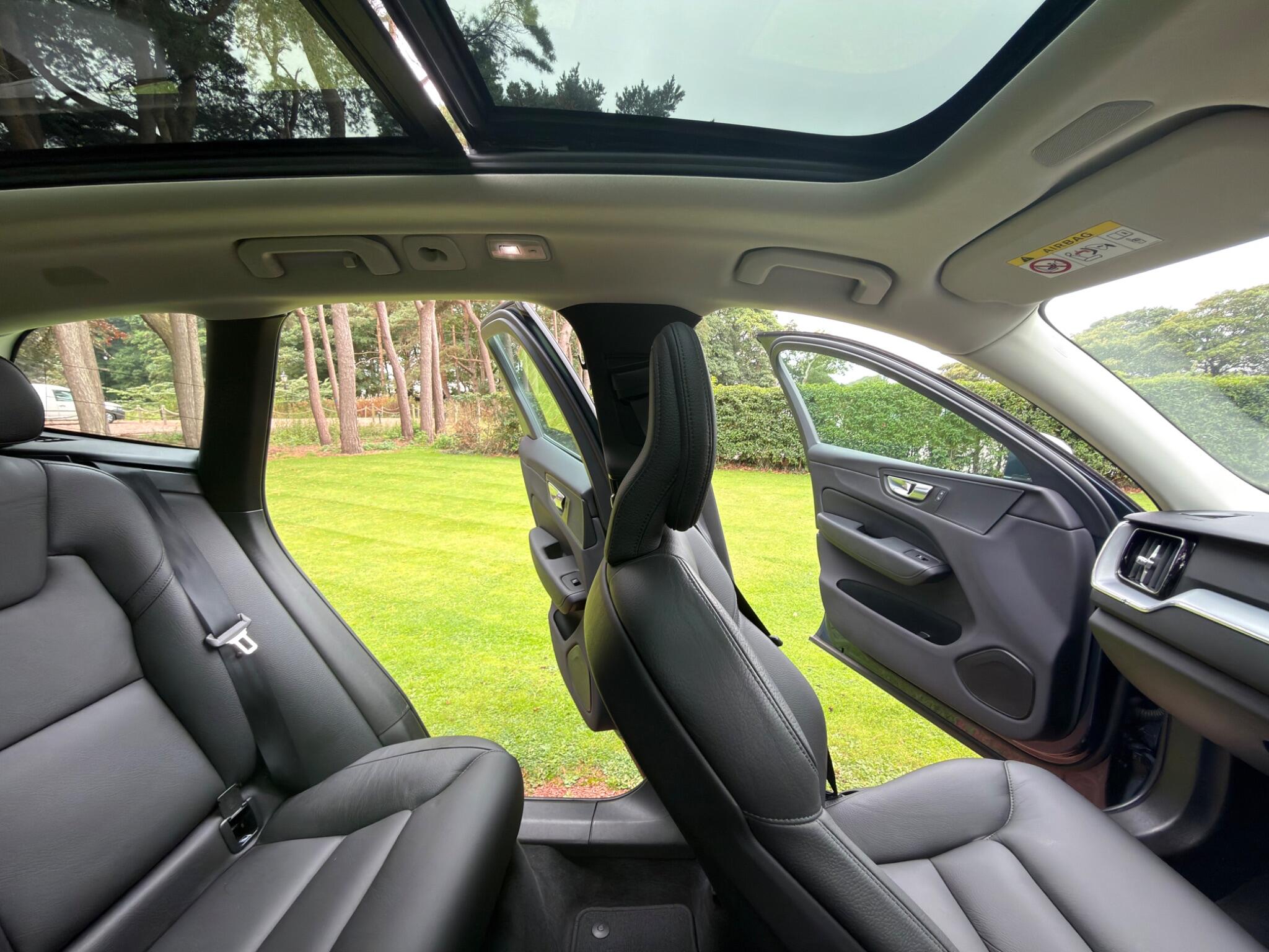 Volvo XC60 view 22