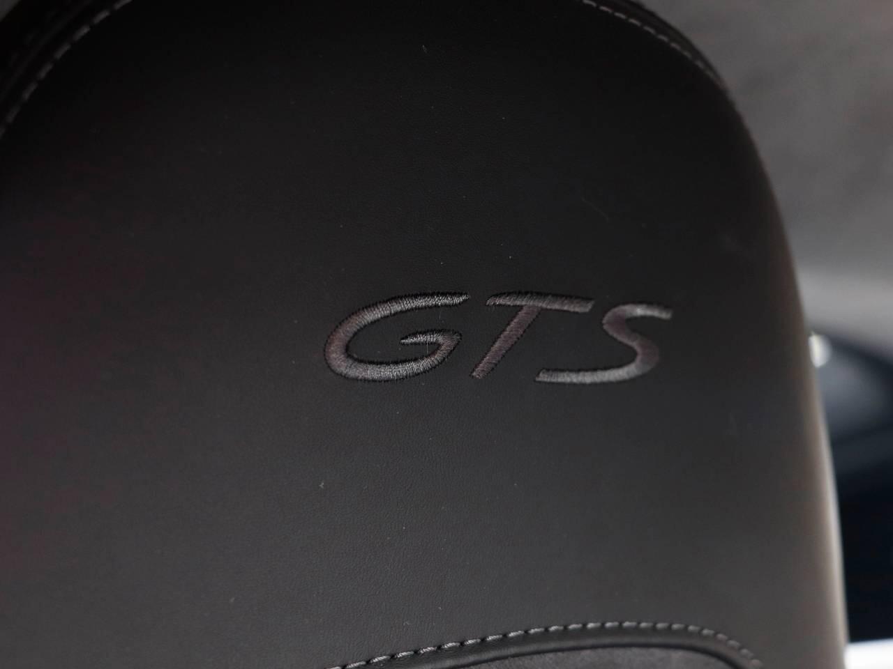 Porsche Cayman view 25