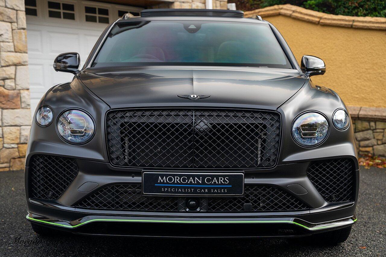 Bentley Bentayga view 29