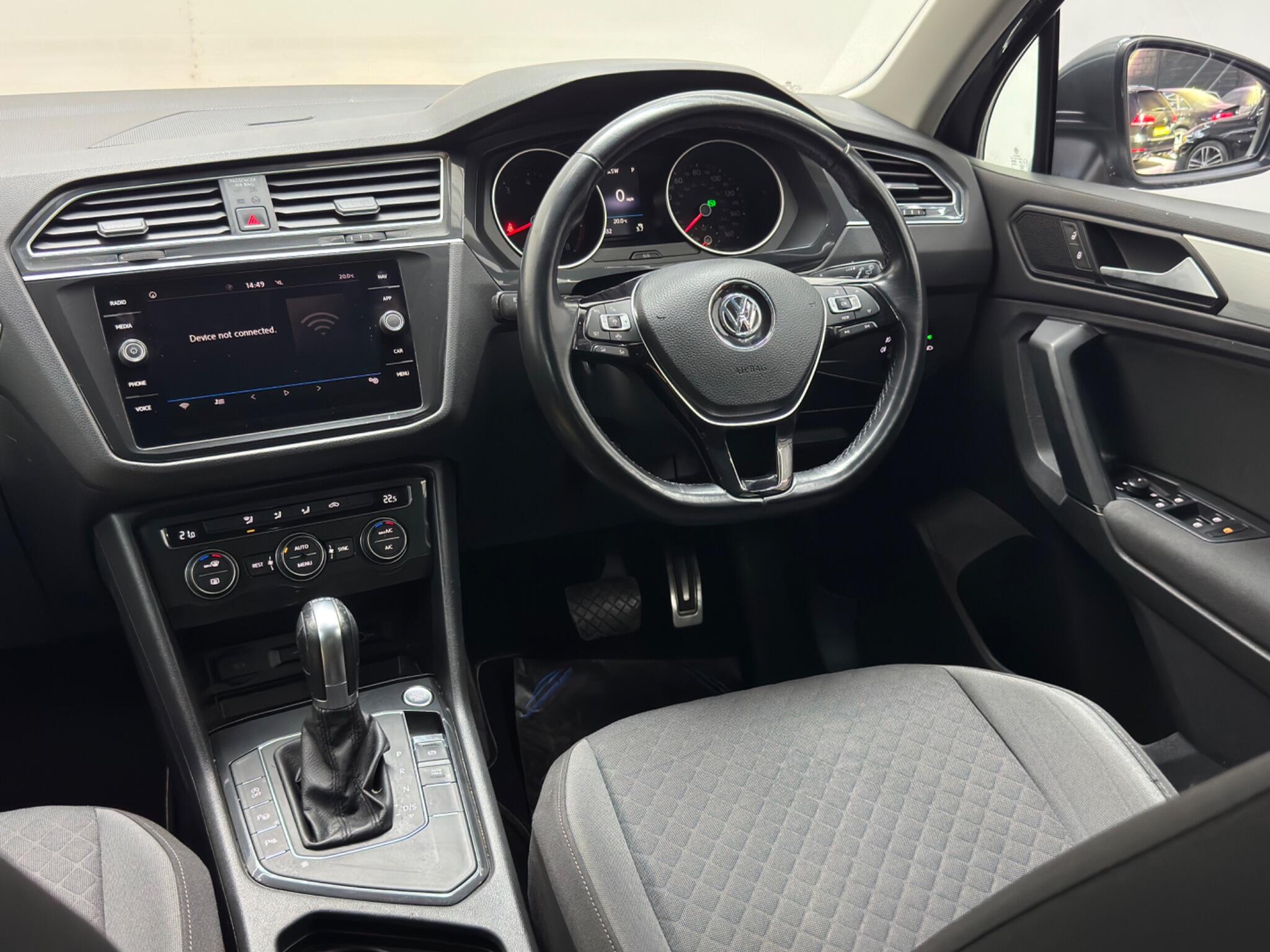Volkswagen Tiguan view 18