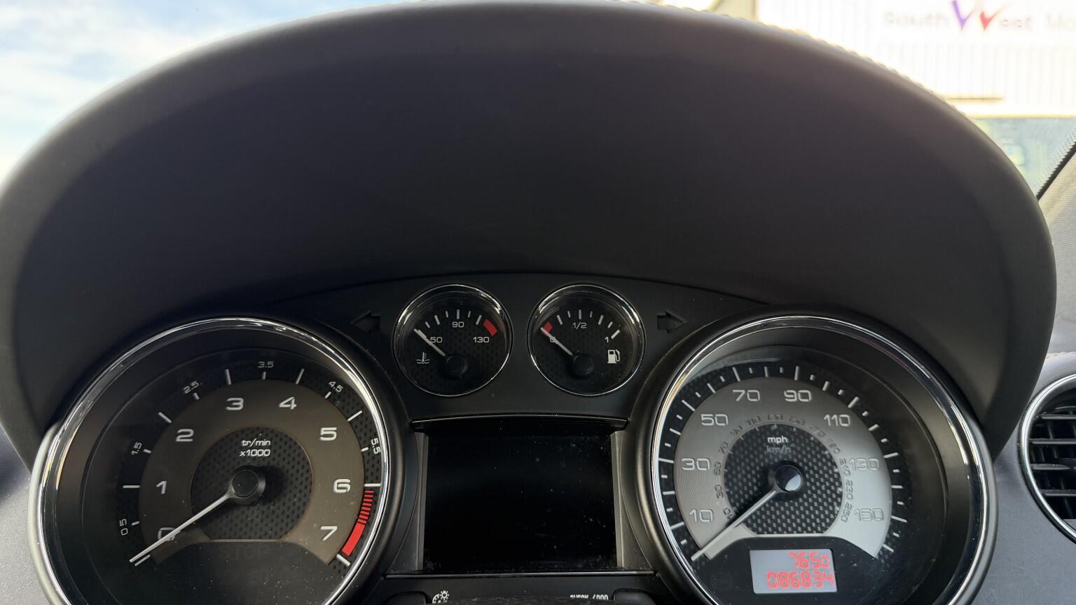 Peugeot RCZ view 23