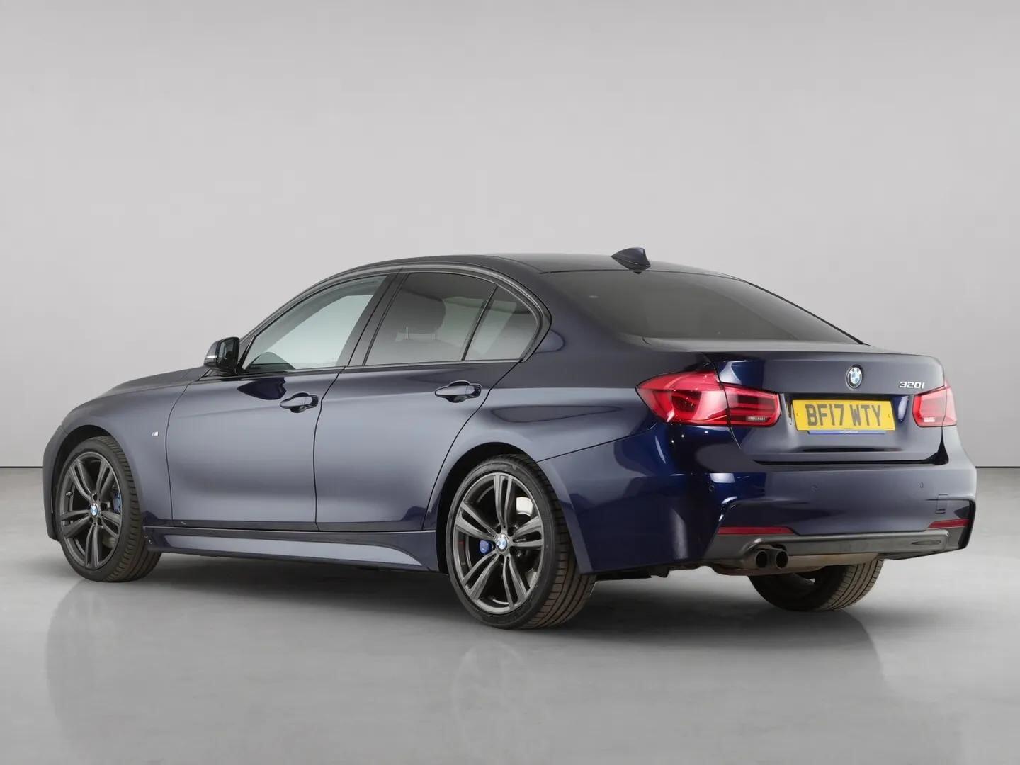 BMW 3 Series view 6