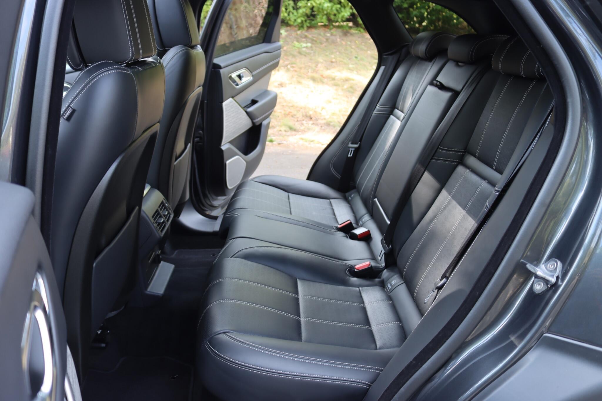 Land Rover Range Rover Velar view 6