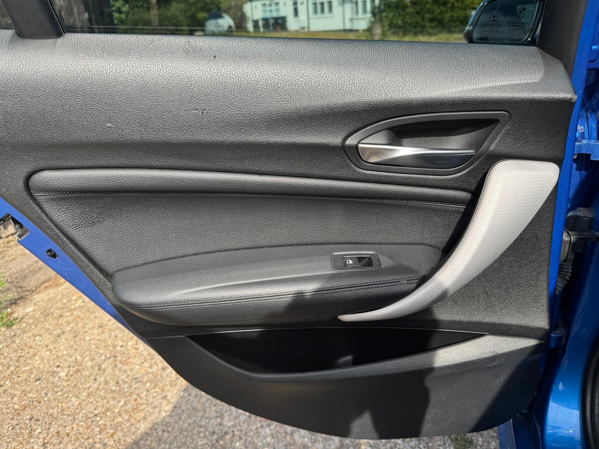 BMW 1 Series view 24