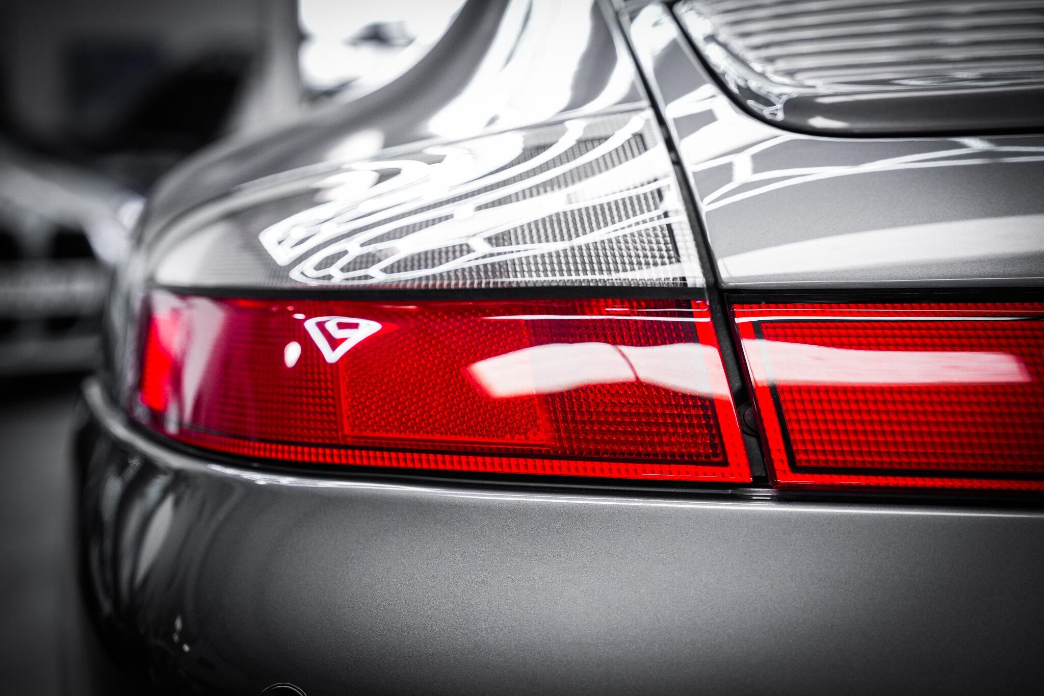 Porsche 911 view 35