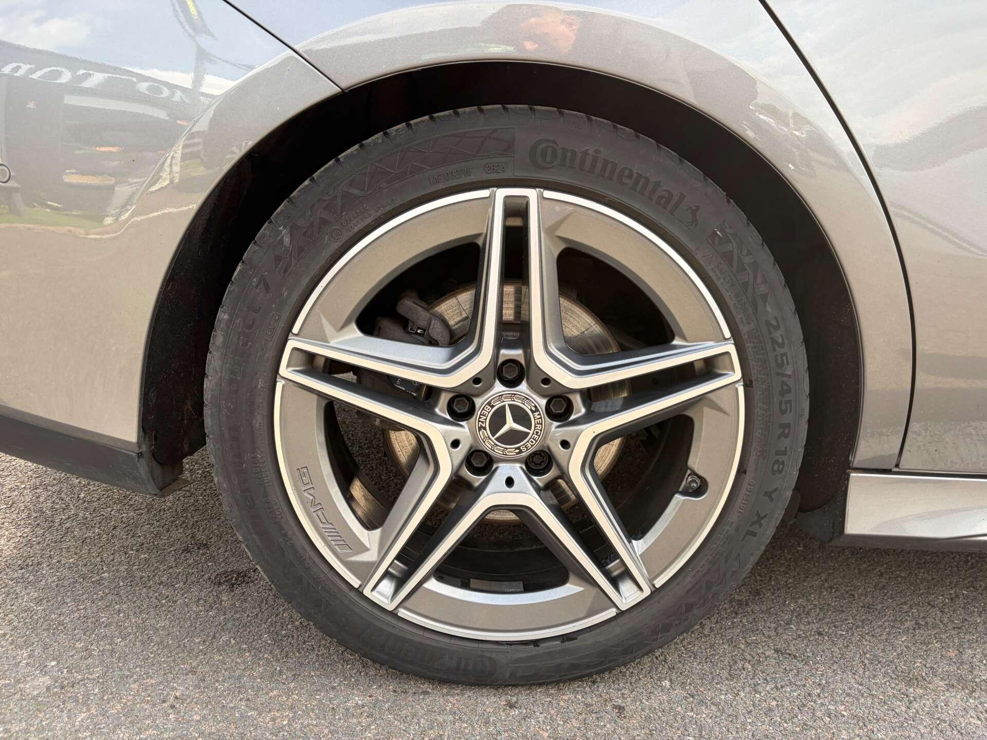 Mercedes-Benz Cla view 11