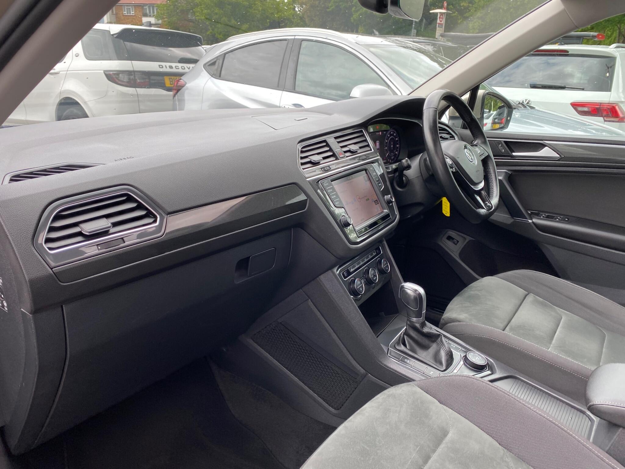 Volkswagen Tiguan view 40